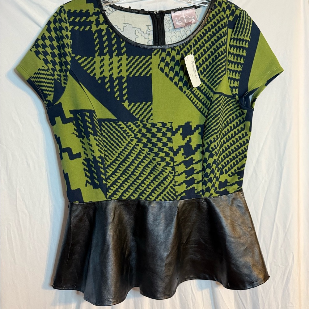 Romeo & Juliet Couture Women’s Medium Blouse | Green & Black Peplum Blouse